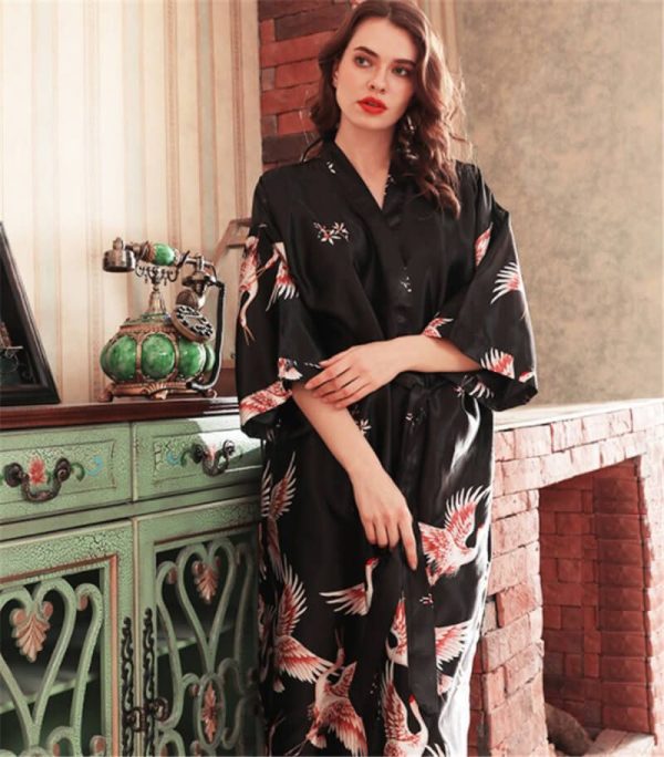 pyjama femme satin kimono noir